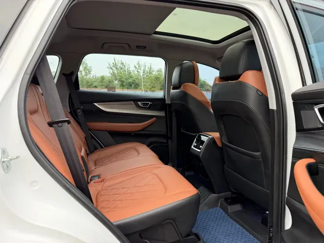 Chery Tiggo 8 PLUS — Фото автомобиля 11