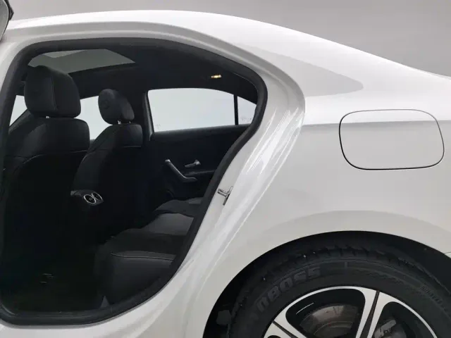 Mercedes-Benz A-Class — Фото автомобиля 15