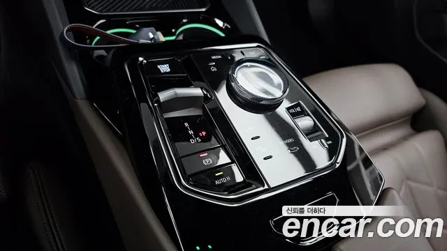 BMW 5 Series G60 — Фото автомобиля 12