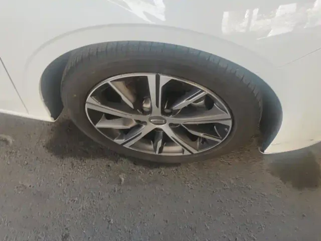 Geely Emgrand — Фото автомобиля 6