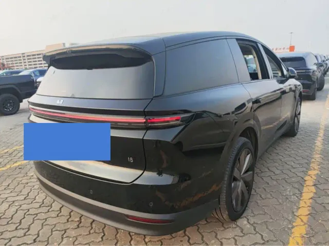Li Auto i8 — Фото автомобиля 3