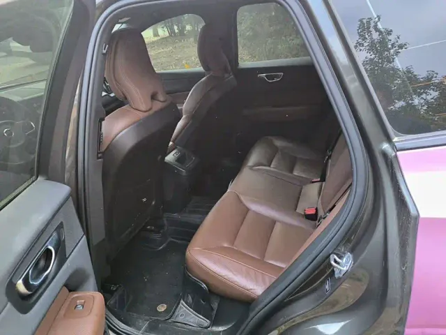Volvo XC60 — Фото автомобиля 18