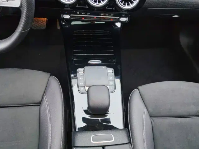 Mercedes-Benz A-Class — Фото автомобиля 16