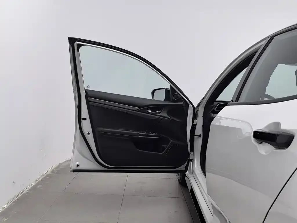 Honda Civic 2021 HATCHBACK 220TURBO CVT Trendy Cool — Фото автомобиля 8