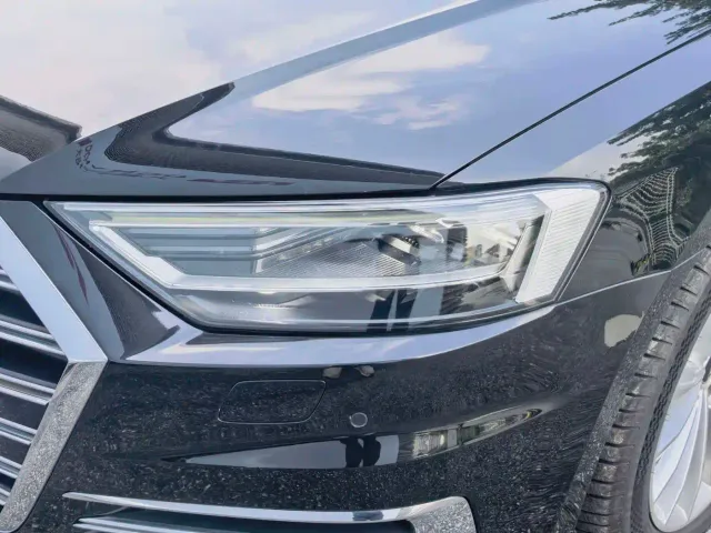Audi Audi A8 2022 A8L 50 TFSI quattro Comfort Collector's Edition — Фото автомобиля 7