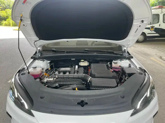 BYD Seal 05 DM-i — Фото автомобиля 9
