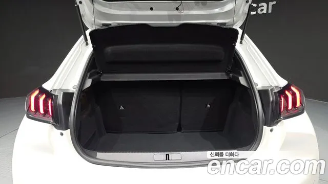 Peugeot 208 e-208 2nd Gen — Фото автомобиля 26