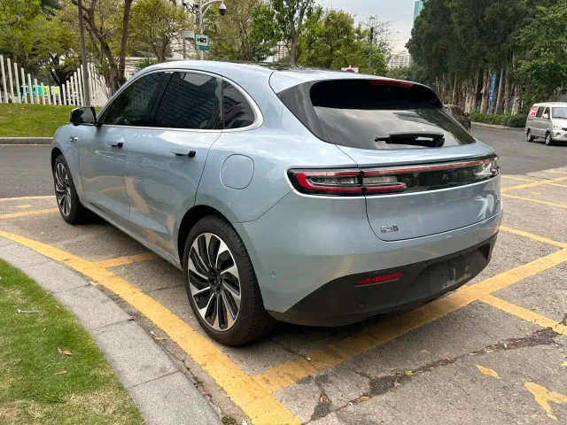 Aito M5 — Фото автомобиля 6