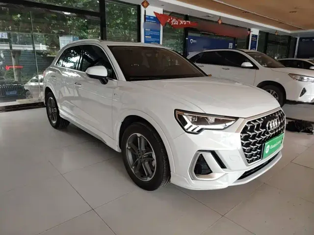 Audi Q3 — Фото автомобиля 3