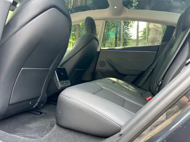 Tesla Model 3 — Фото автомобиля 8