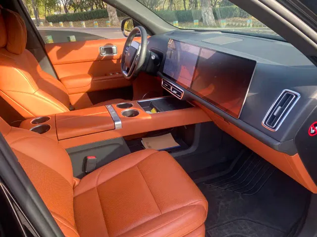 Li Auto L9 — Фото автомобиля 10