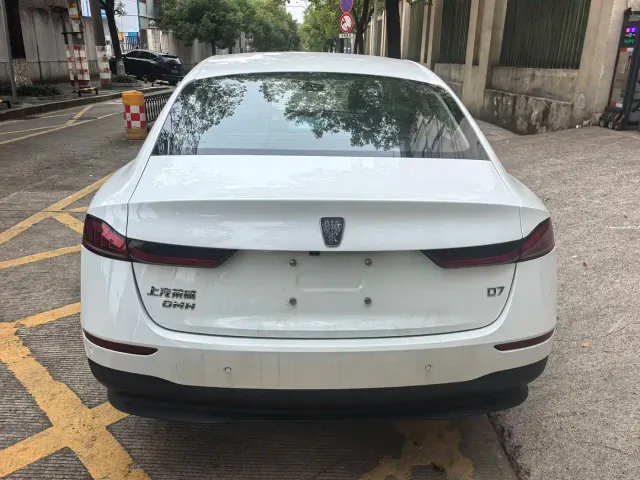 Roewe D7 — Фото автомобиля 6