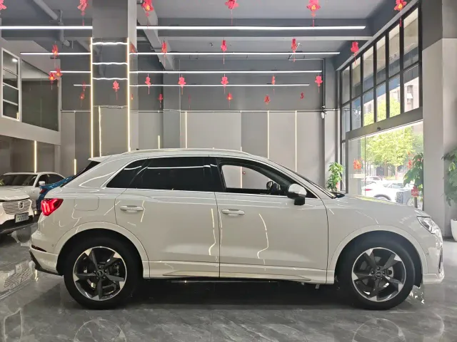 Audi Q3 — Фото автомобиля 4