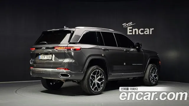 Jeep Cherokee — Фото автомобиля 2