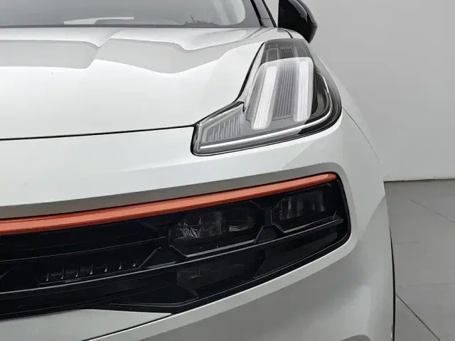 Lynk & Co 06 — Фото автомобиля 7