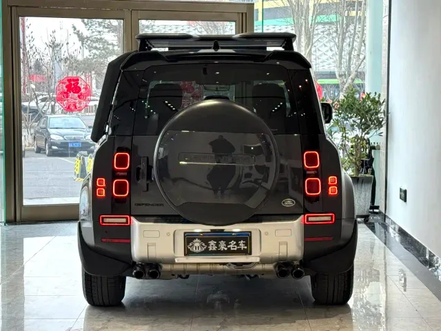 Land Rover Defender — Фото автомобиля 24