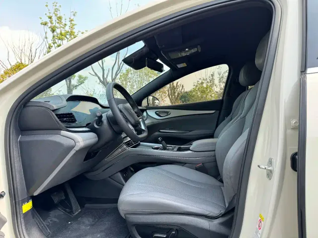 BYD Seal 07 DM-i — Фото автомобиля 17