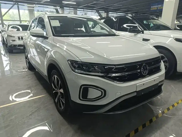Volkswagen T-Roc — Фото автомобиля 3