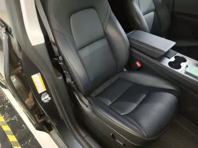 Tesla Model Y — Фото автомобиля 24