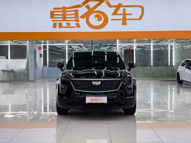 Cadillac XT4 — Фото автомобиля 3