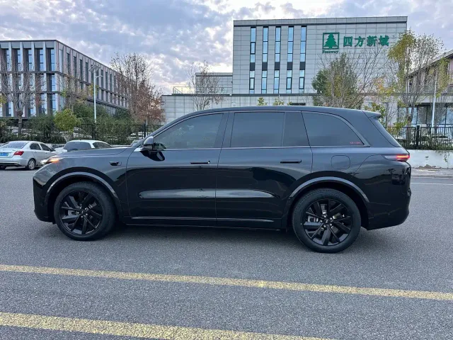 Li Auto L8 — Фото автомобиля 7