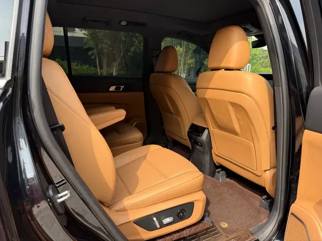 Li Auto ONE — Фото автомобиля 10