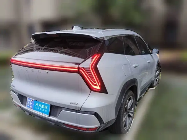 Geely Boyue L — Фото автомобиля 2