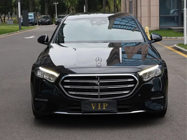 Фотография автомобиля — Mercedes-Benz E-Class