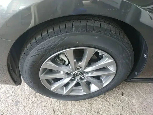 Mazda Axela — Фото автомобиля 22
