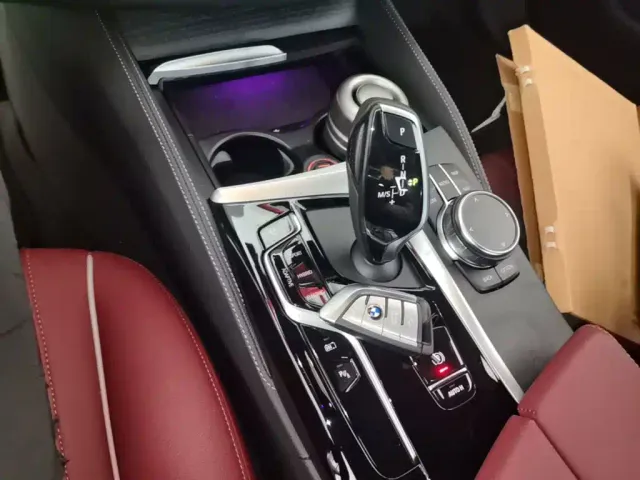 BMW 5 Series — Фото автомобиля 13