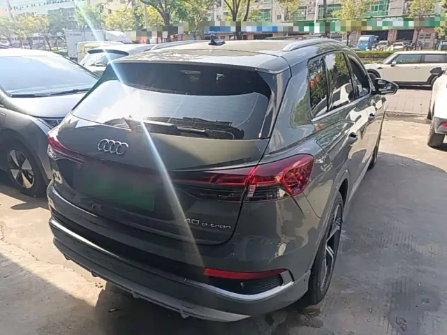 Audi Q4 e-tron — Фото автомобиля 6