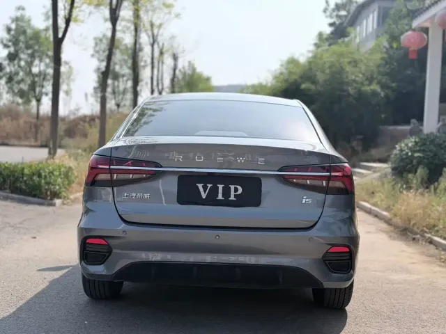 Roewe i5 — Фото автомобиля 8
