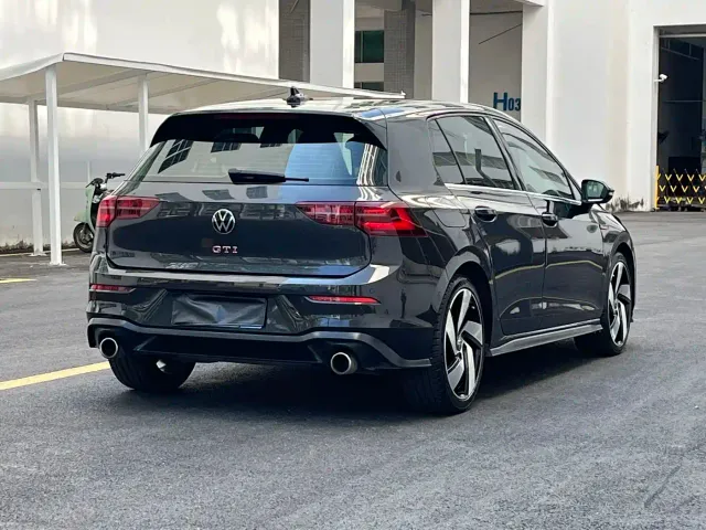 Volkswagen Golf GTI — Фото автомобиля 18