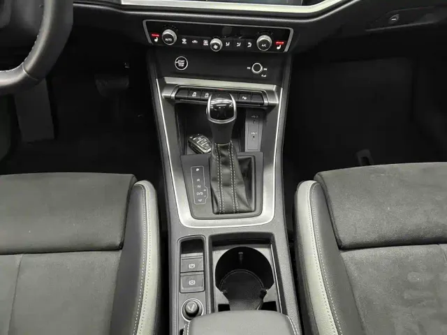 Audi Q3 — Фото автомобиля 11
