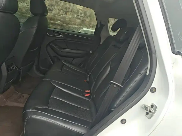 Roewe RX5 — Фото автомобиля 12
