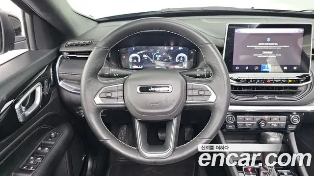 Jeep Compass — Фото автомобиля 19