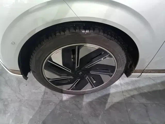 Dongfeng eπ 008 — Фото автомобиля 24