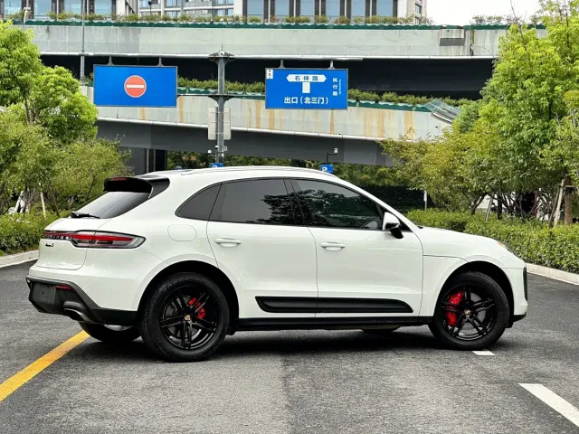 Porsche Macan — Фото автомобиля 8