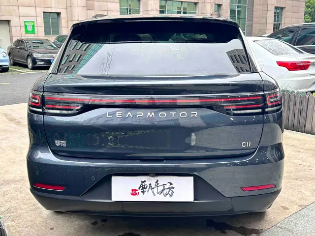 Leapmotor C11 — Фото автомобиля 4