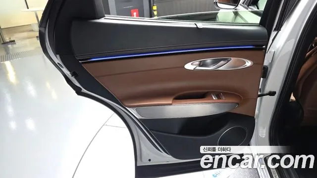Genesis GV70 — Фото автомобиля 14