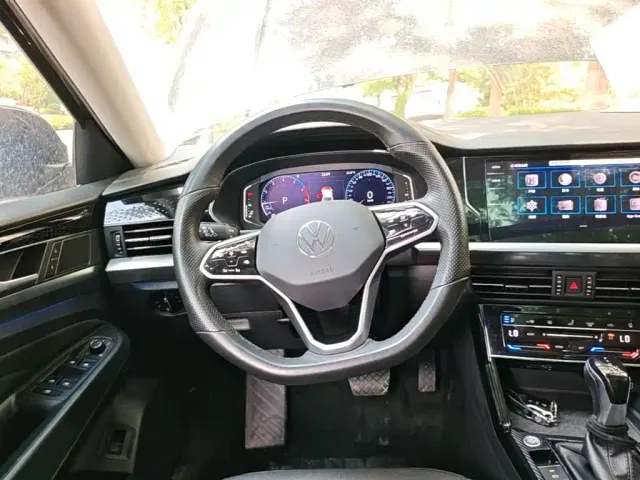 Volkswagen Passat — Фото автомобиля 10