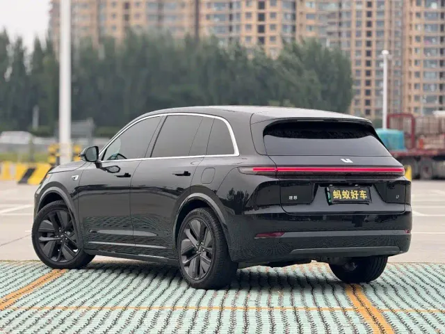 Li Auto L7 — Фото автомобиля 6