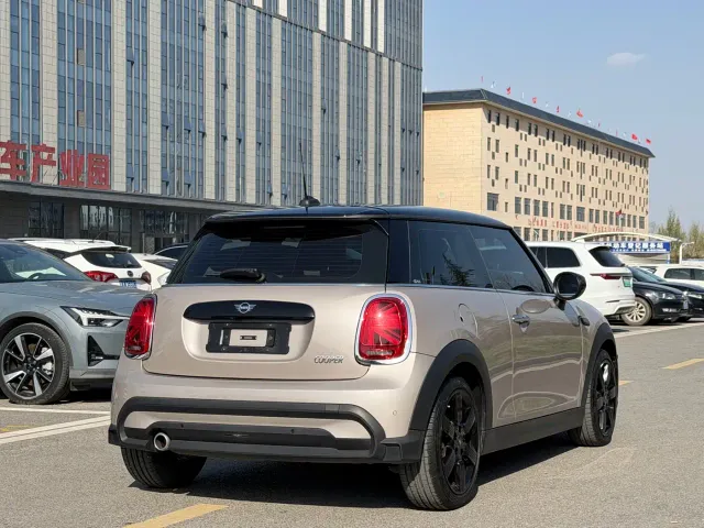 MINI Hatch — Фото автомобиля 4