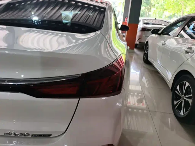 Changan Eado — Фото автомобиля 7