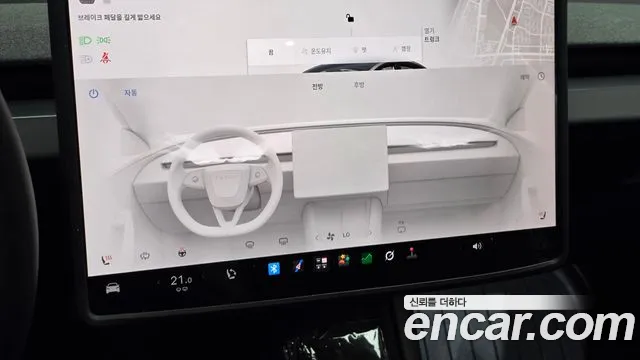 Tesla Model 3 — Фото автомобиля 29