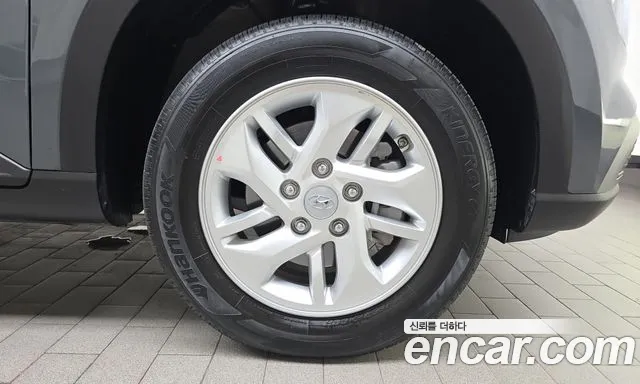 Hyundai Venue — Фото автомобиля 6