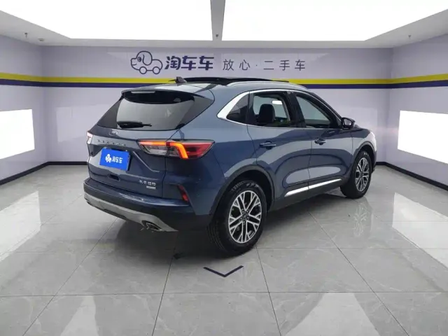 Ford Escape — Фото автомобиля 3