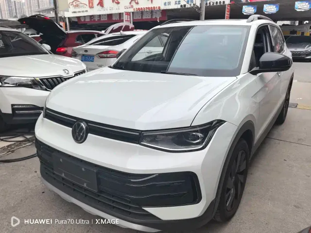 Фотография автомобиля — Volkswagen Tharu