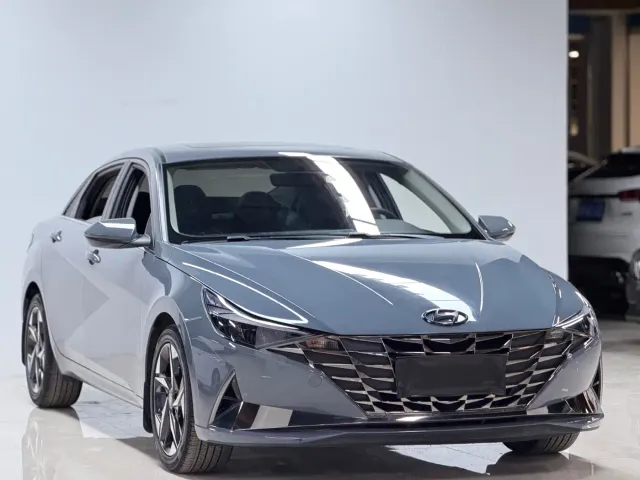 Hyundai Elantra — Фото автомобиля 3