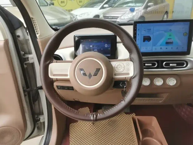 Wuling Hongguang Mini EV — Фото автомобиля 10